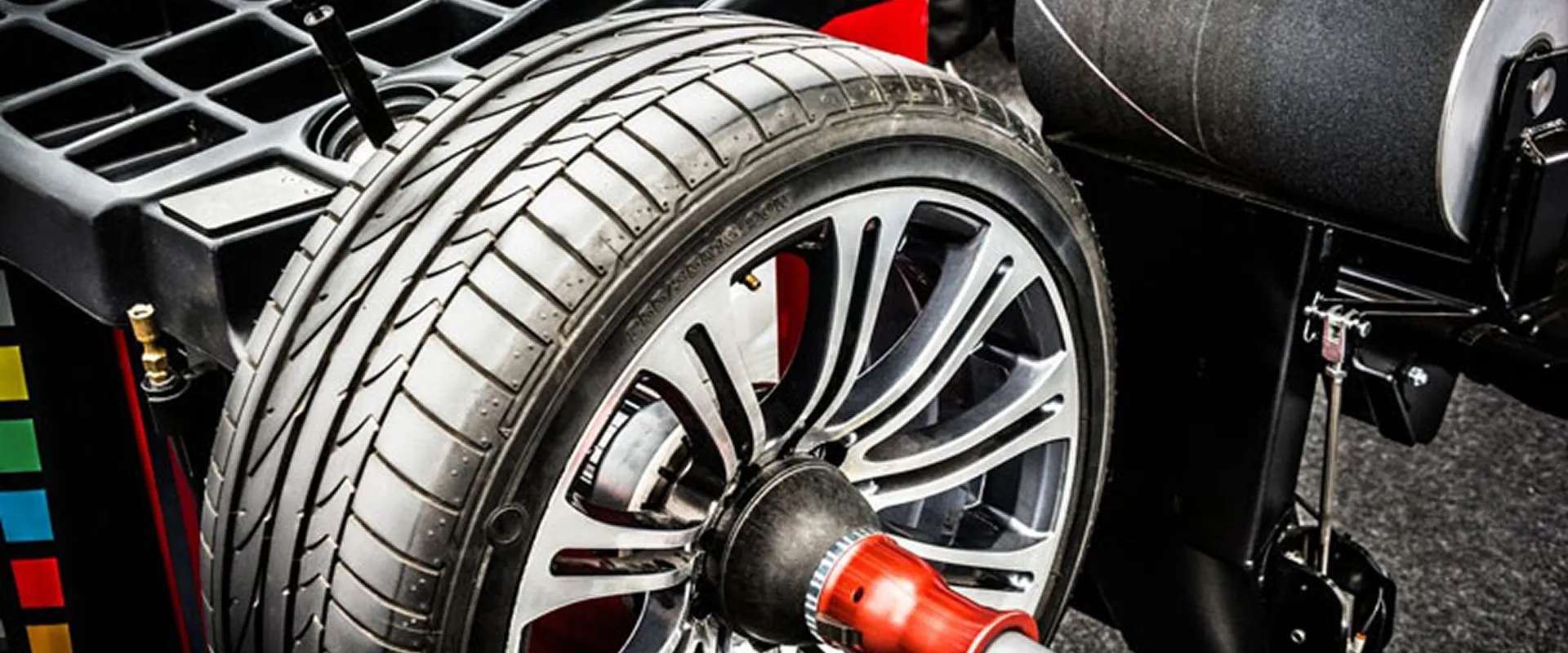 Alloy wheel on a balancing machine